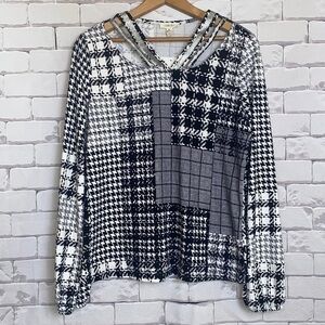 Como Blue Black & white chain link print long sleeve top - med - with cutout NWT